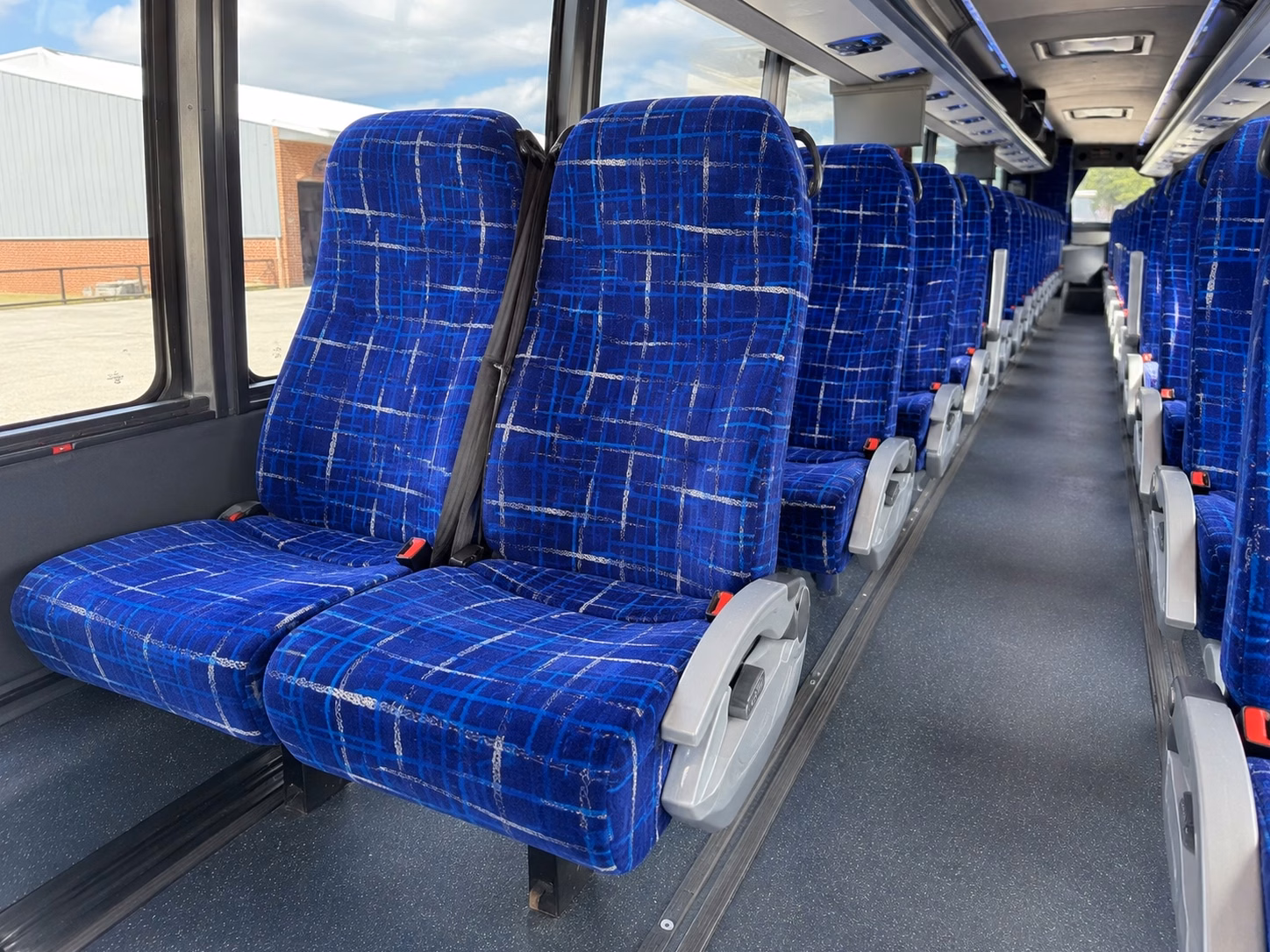 tailgate bus rentals and fan group packages on the treasure coast